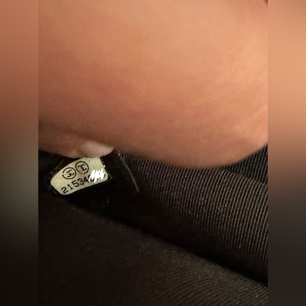 Authentic Chanel Purse. - Picture 12 of 12